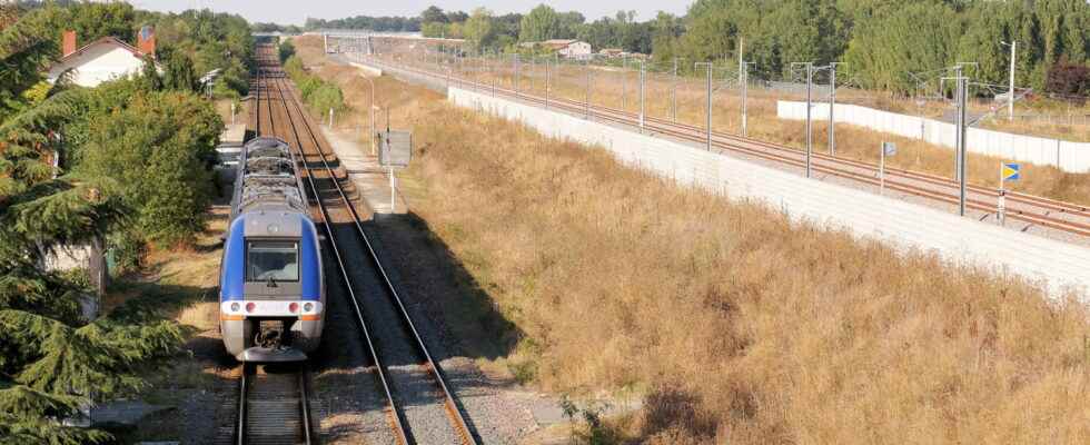 SNCF strike disruptions to TGV and TER trains this Thursday