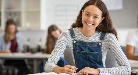 School contact case no isolation for the unvaccinated