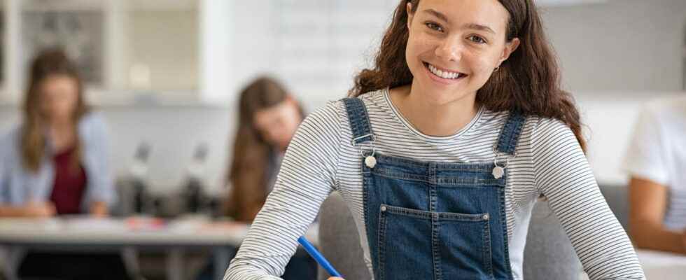 School contact case no isolation for the unvaccinated