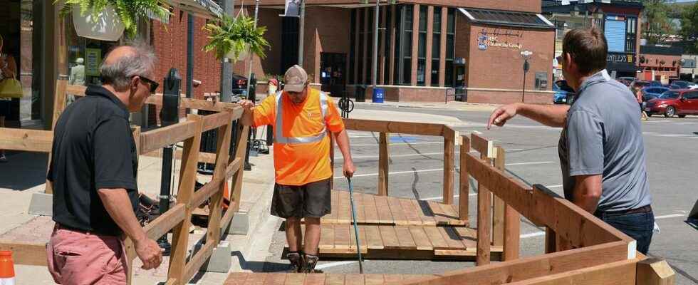 Stratford councilors discuss outdoor patio fees for downtown restaurants this