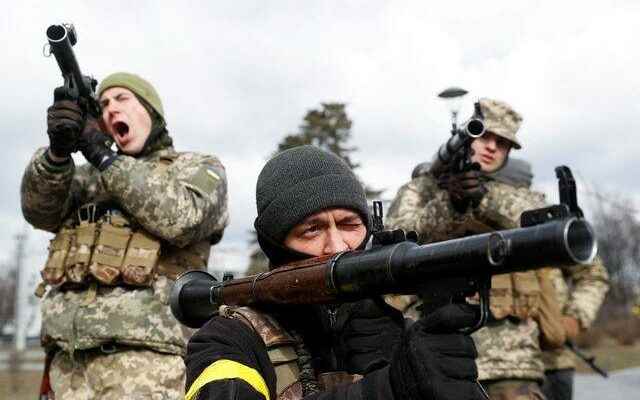 The number of volunteer fighters is increasing Seeking mercenaries for