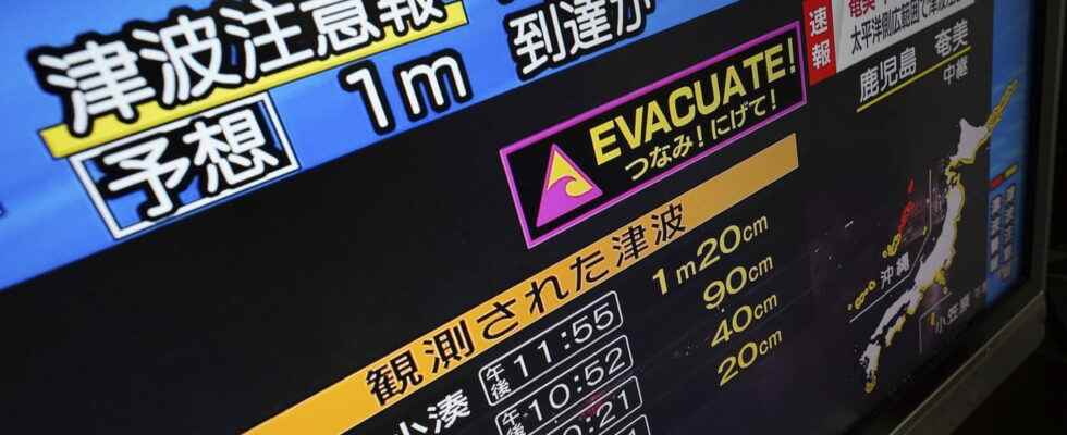 Tsunami in Japan An alert after an earthquake near Fukushima