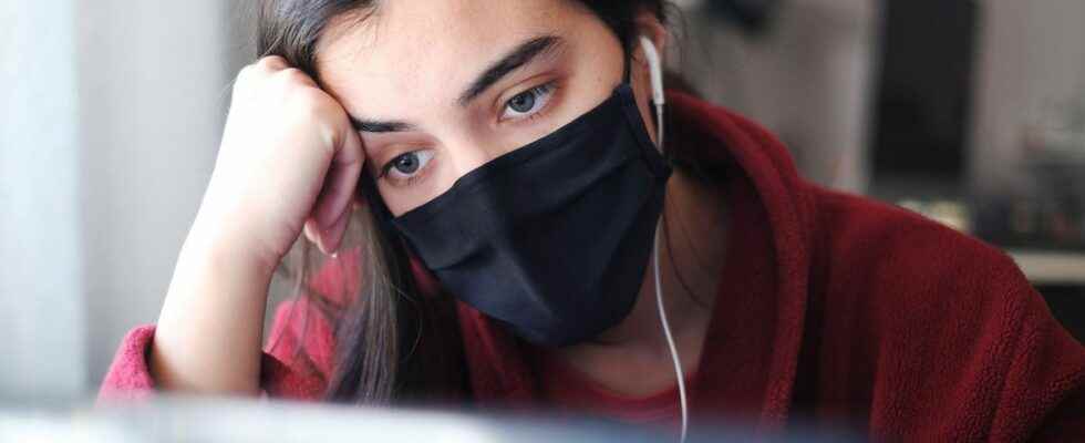 Two in five women felt the pandemic had a negative