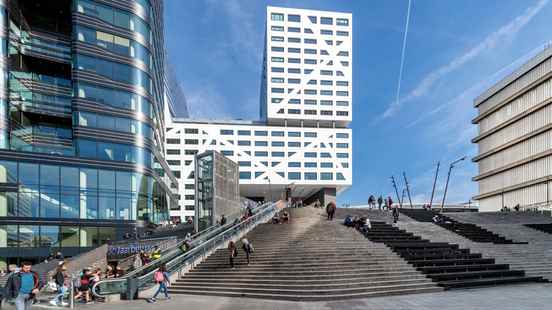 Utrecht has a hotel ship in mind for reception of