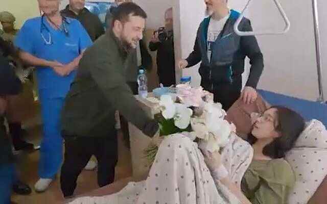 Zelensky visited civilians injured in Russian attacks