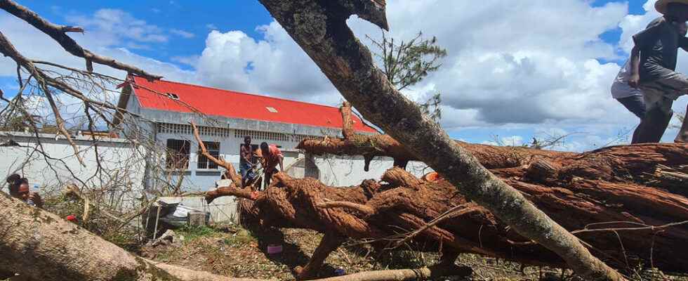 after the passage of the cyclone the prison of Mananjary