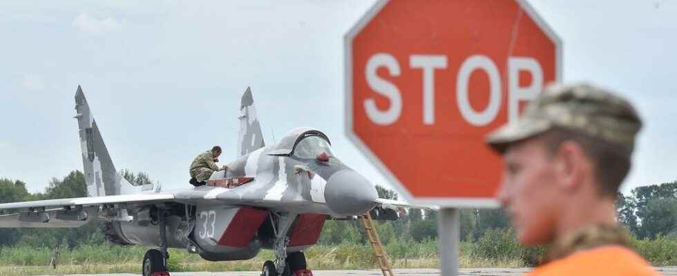 deliver fighter jets to the Ukrainian army not so simple