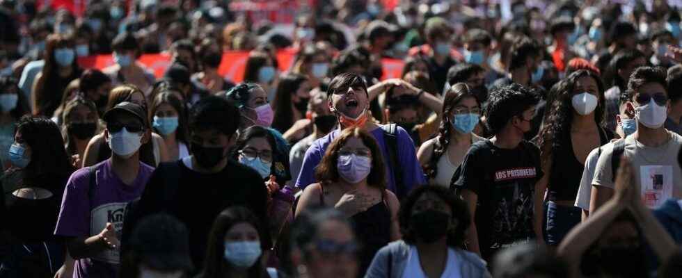 students demonstrate a first since Boric came to power