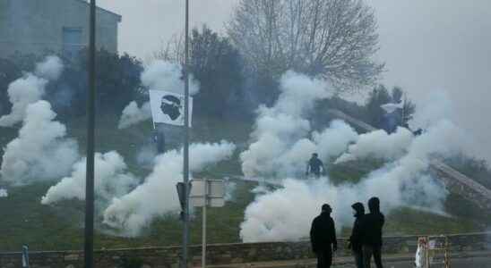 tense gatherings in front of police barracks