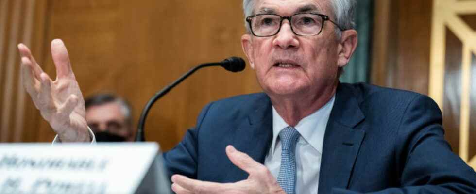 the Fed ready to raise its rates and juggle between