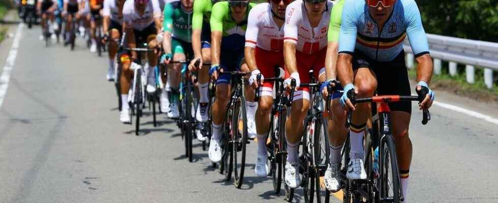 the UCI pronounces the exclusion of Russian teams including GazpromRusvelo