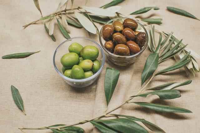 olives-4636996_1920