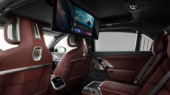 2022 BMW 7 Series introduced with movie theater