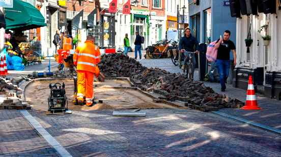 Flapping stones Utrecht roads must be resurfaced