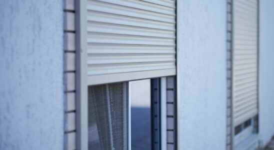 How to repair a roller shutter