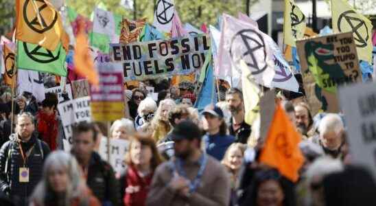 In London Extinction Rebellion initiates nonviolent disobedience