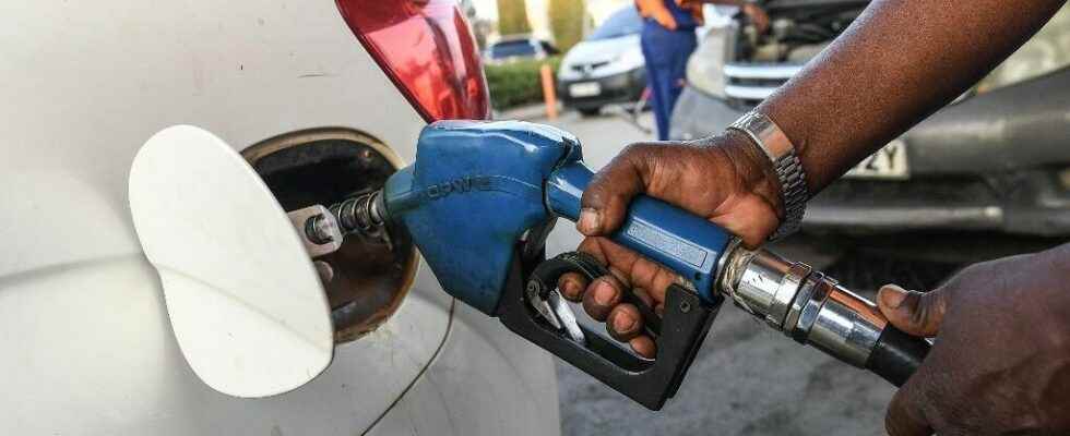 Kenyan motorists worry about potential fuel shortages