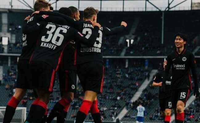 Knauff the fast weapon of Eintracht against Barca