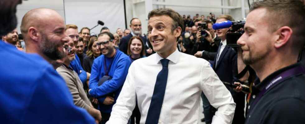 Macron and Le Pen each plays the rally card