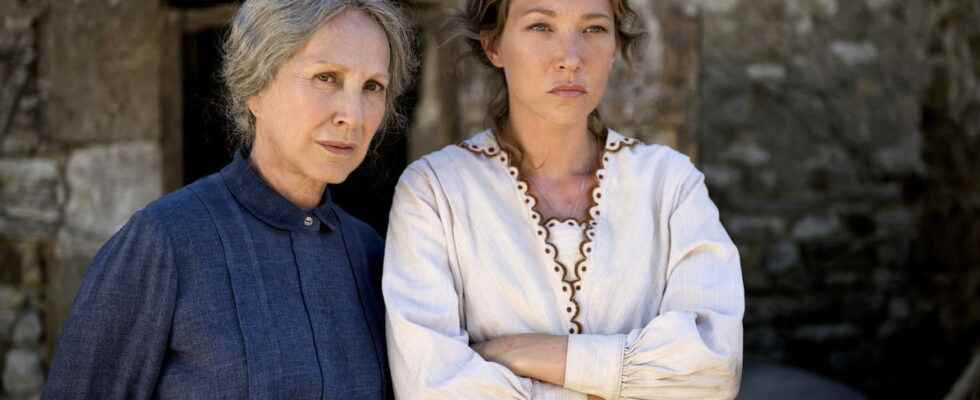 Nathalie Baye and Laura Smet reunited at the cinema