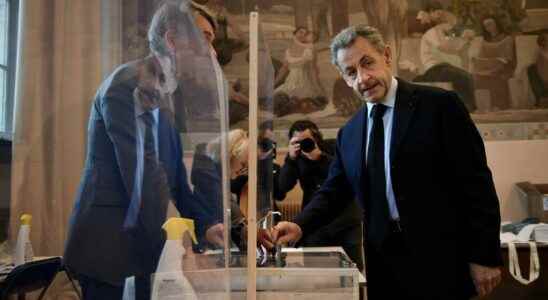 Nicolas Sarkozy loses his aura on the right