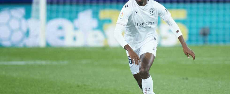 Nigerias Kelechi Nwakali accuses Huesca of kicking him out because