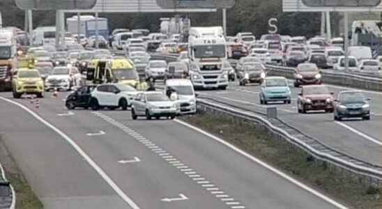 Oudenrijn junction near Utrecht free again after accident