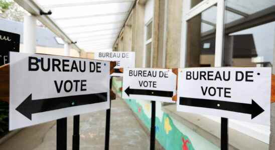 Polling station what closing time in your municipality 7 pm