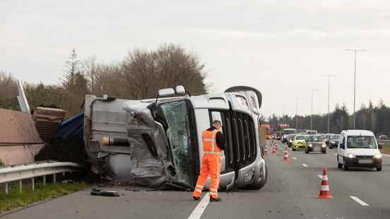 Salvage work on A27 ends highway from Eemnes junction closed