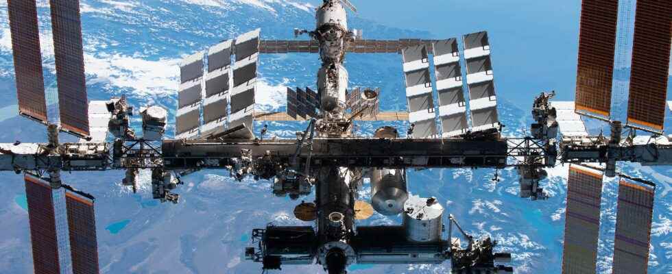 Space station Russia could decide to suspend its participation in