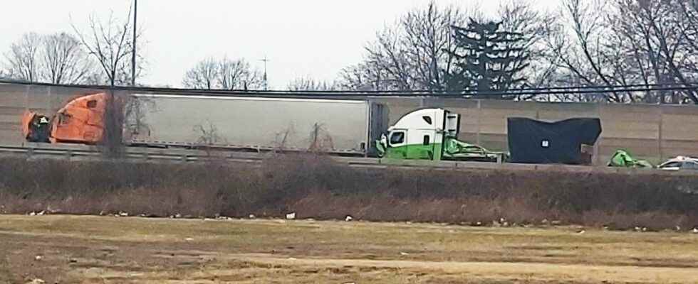 Trucker charged with careless driving amid Hwy 402 crash OPP