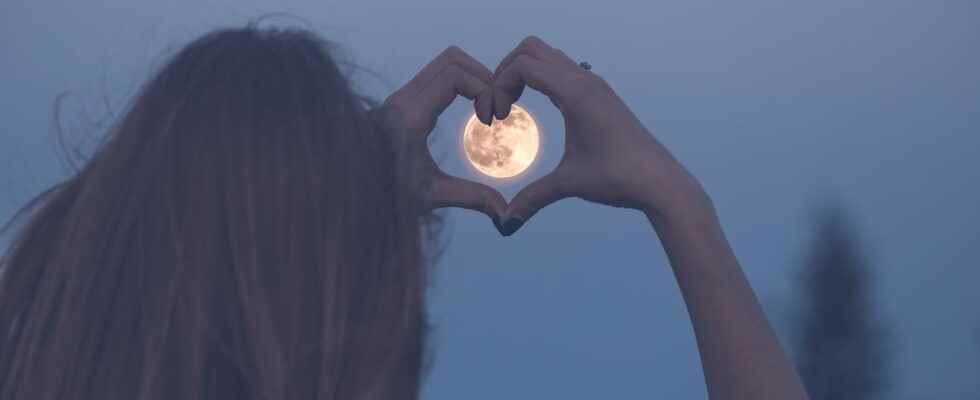 What are the effects of the full moon on the