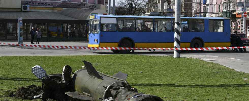 Zelensky calls for strong global response after Kramatorsk bombing