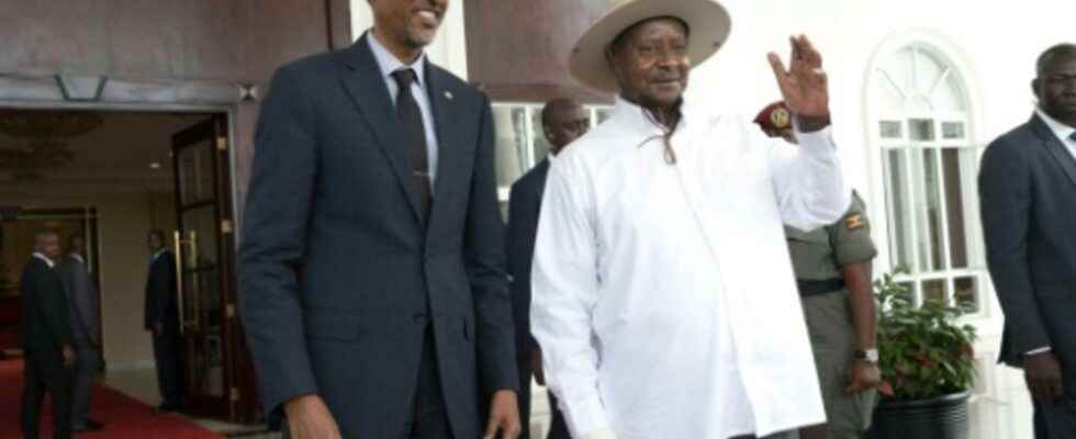 heads up Yoweri Museveni and Paul Kagame at the Nairobi summit