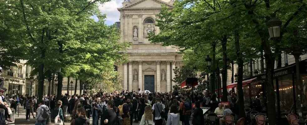 students mobilized against the MacronLe Pen choice