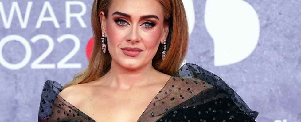 Adele is naturally beautiful appears without makeup and assumes her