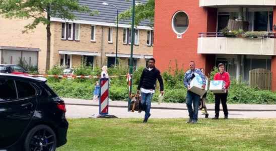 First residents get personal items from explosion flat in Bilthoven