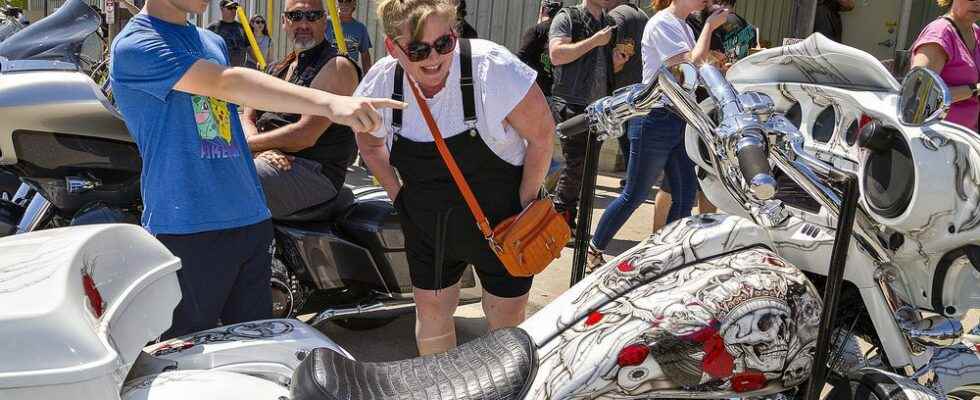 Friday the 13th draws tens of thousands to Port Dover