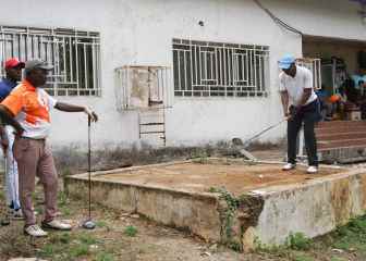 Golf in a coastal suburb of Sierra Leone