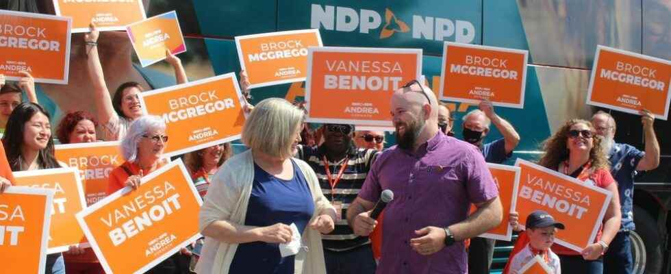 Horwath makes second stop in Chatham Kent Leamington NDP leader confidant McGregor