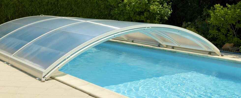 How much does a pool enclosure cost