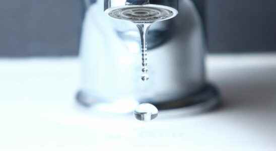 How to fix a dripping faucet