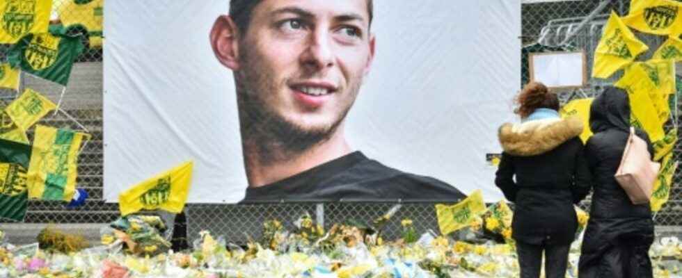 Indignation after the insulting chants against Emiliano Sala