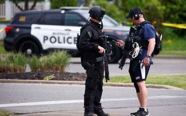 Last minute Armed attack in the supermarket in the USA