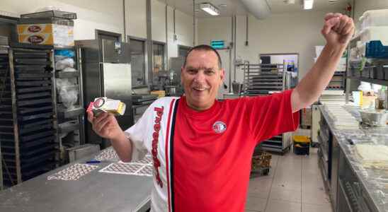 Leerdam baker bakes thousands of Feyenoord tompouces Much tastier than