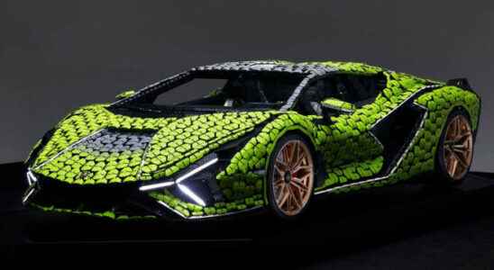 Life size LEGO Technic Lamborghini Sian FKP 37 in Turkey