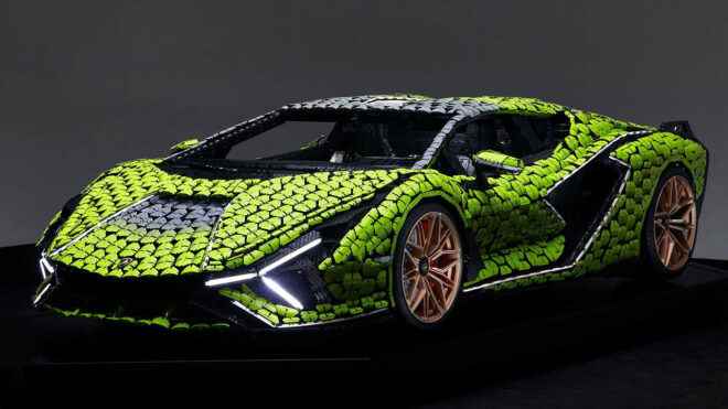 Life size LEGO Technic Lamborghini Sian FKP 37 in Turkey