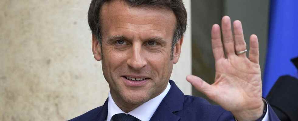 Macron 2022 bonus tripled amount for whom