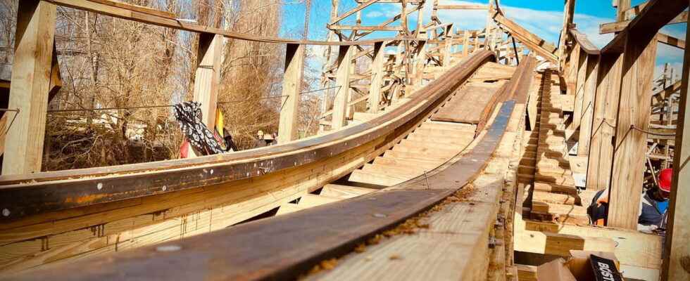 Parc Asterix the God of Olympus is wearing new underwear