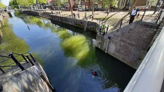 Practicing for high water along Lekdijk Risk of a breakthrough